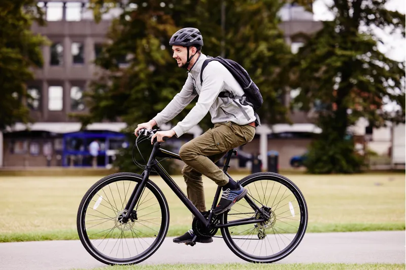 Ammaco Strada Sports Hybrid Bike Black 4 Ammaco Strada Sports Hybrid Bike Black - Image 2